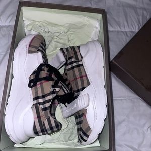 Burberry sneakers